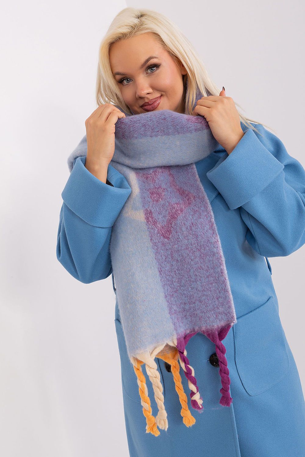  Shawl model 190548 AT 