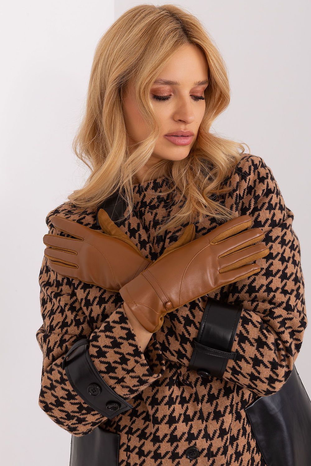  Gloves model 190870 AT 