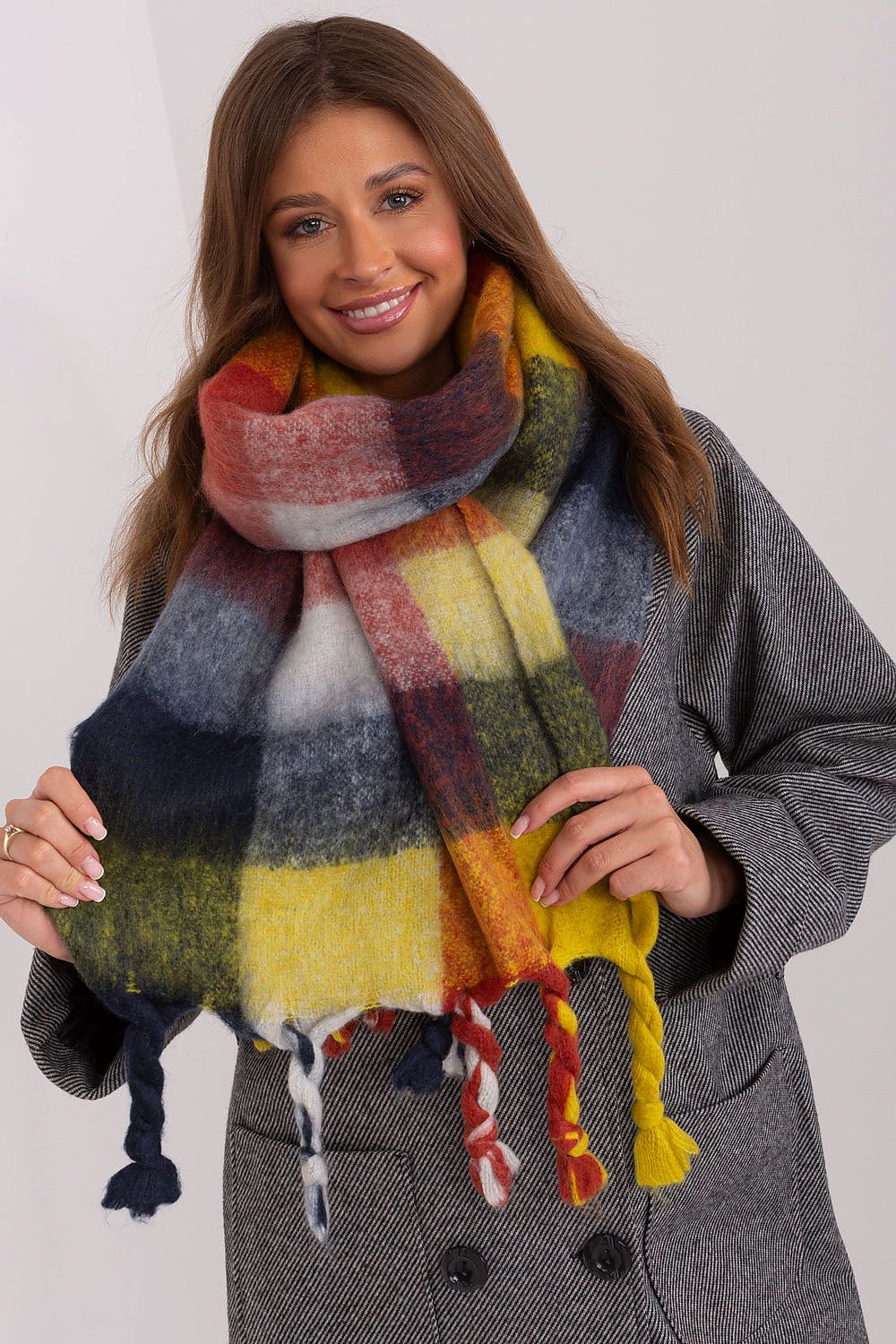  Shawl model 191705 AT 