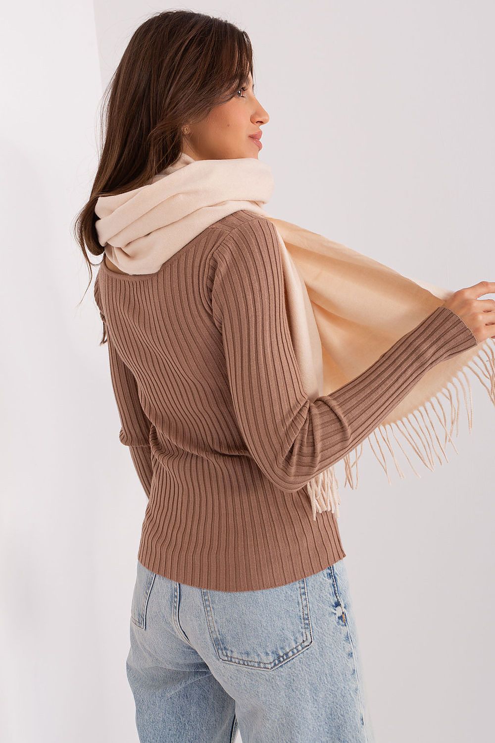  Shawl model 185890 AT 
