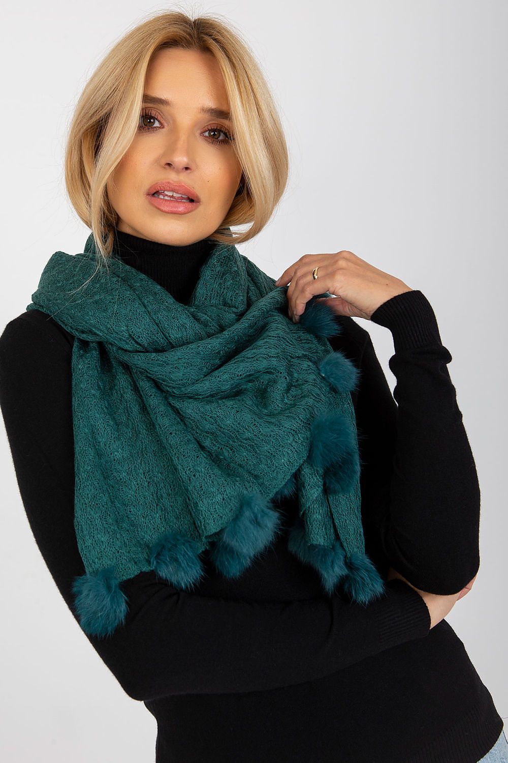  Shawl model 185904 AT 