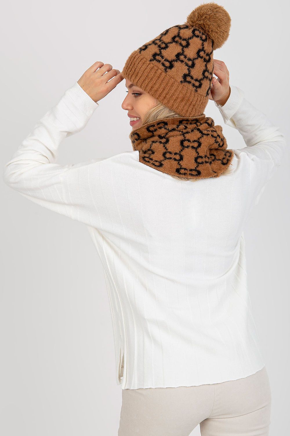  Cap model 185913 AT 