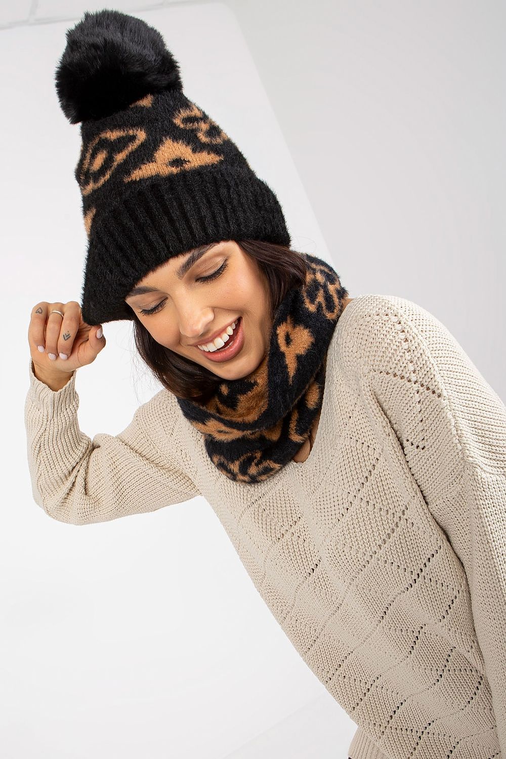  Cap model 185915 AT 